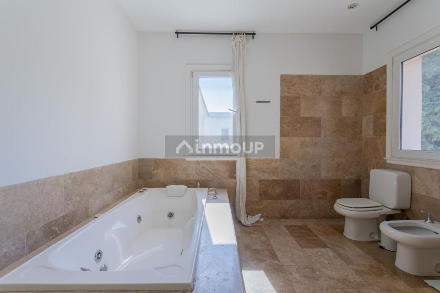 Casa en Alquiler en Pilar, G.B.A. Zona Norte