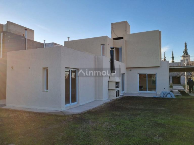 Casa en Alquiler en Maipu, Mendoza