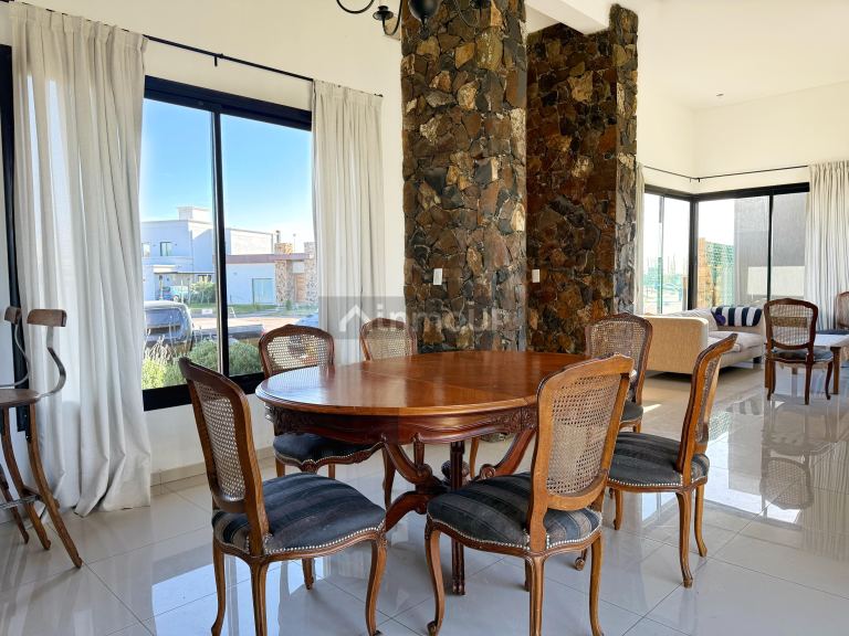 Casa en Venta en Maipu, Mendoza