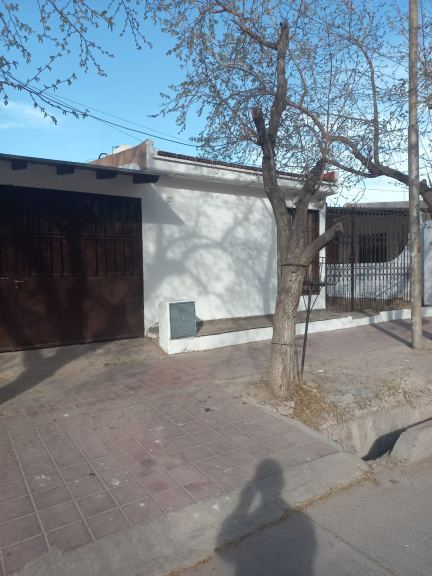 Calle Los Carolinos, Manzana 6, Casa 6