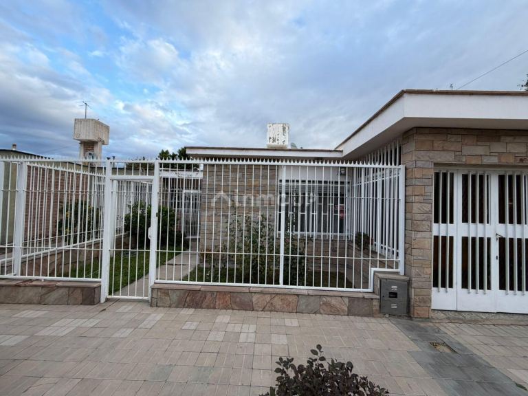 Casa en Alquiler en Las Heras, Mendoza