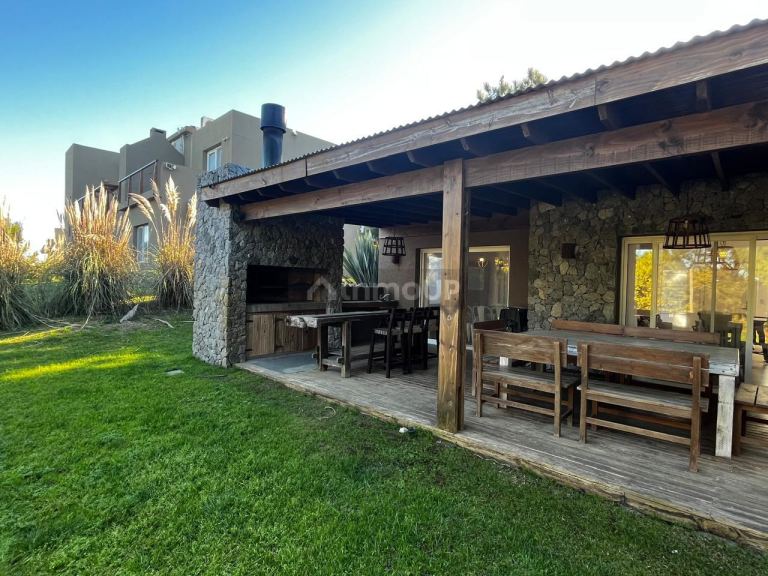 Casa en Venta en De la Costa, Buenos Aires Costa Atlantica