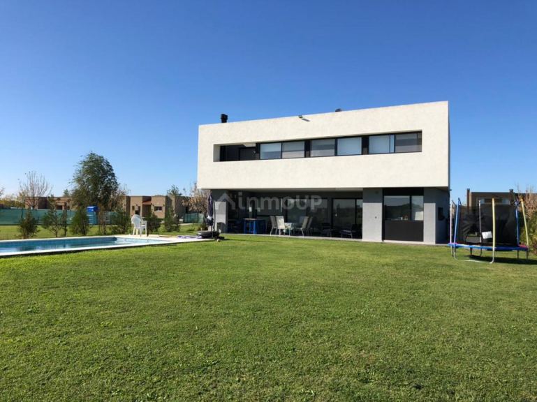 Casa en Alquiler en Escobar, G.B.A. Zona Norte