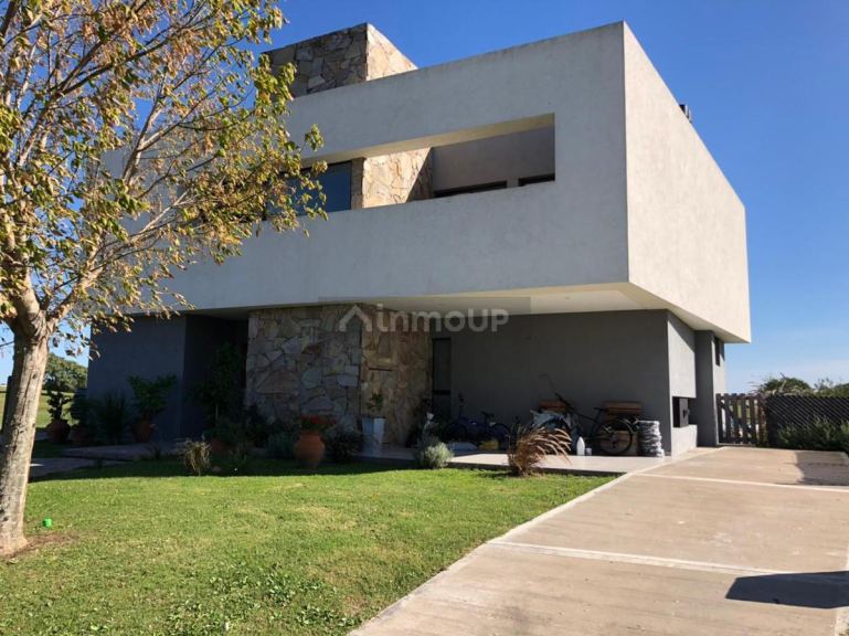 Casa en Alquiler en Escobar, G.B.A. Zona Norte