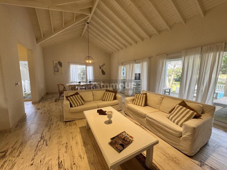 Casa en Venta en De la Costa, Buenos Aires Costa Atlantica