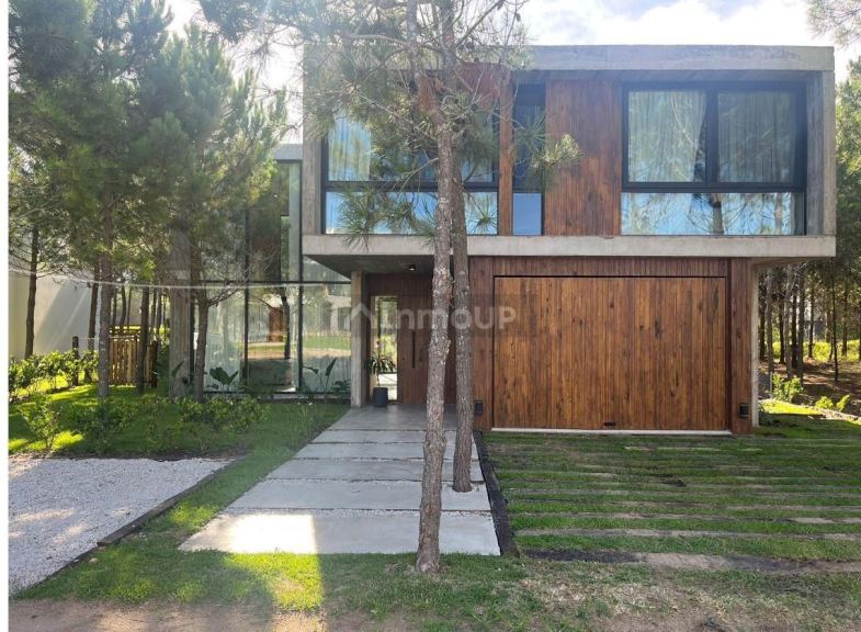Casa en Venta en De la Costa, Buenos Aires Costa Atlantica