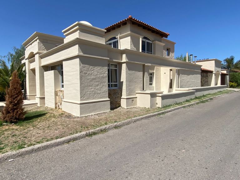 ALMIRANTE BROWN 1151, 5505 LUJAN DE CUYO, CHACRAS DE CORIA , MENDOZA.