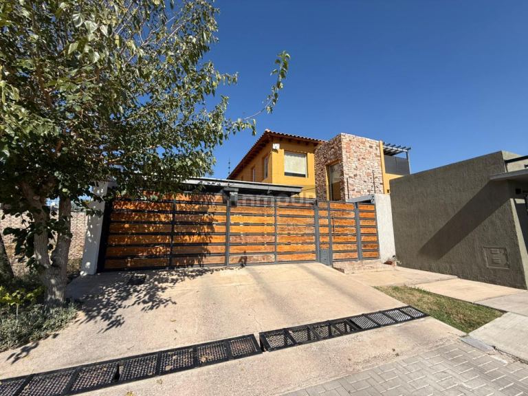 Casa en Venta en Guaymallen, Mendoza