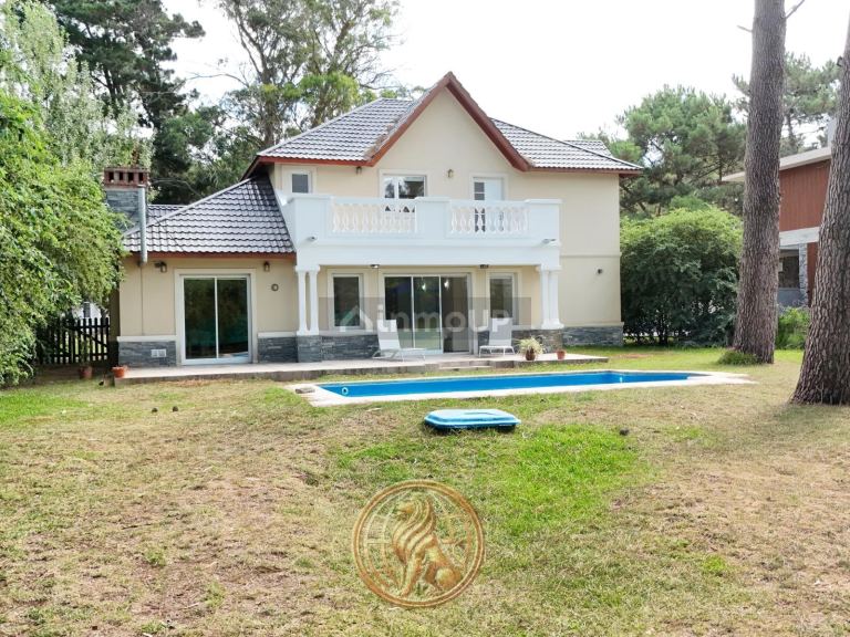 Casa en Alquiler Temporario en Pinamar, Buenos Aires Costa Atlantica