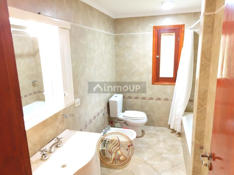 Casa en Alquiler Temporario en Pinamar, Buenos Aires Costa Atlantica