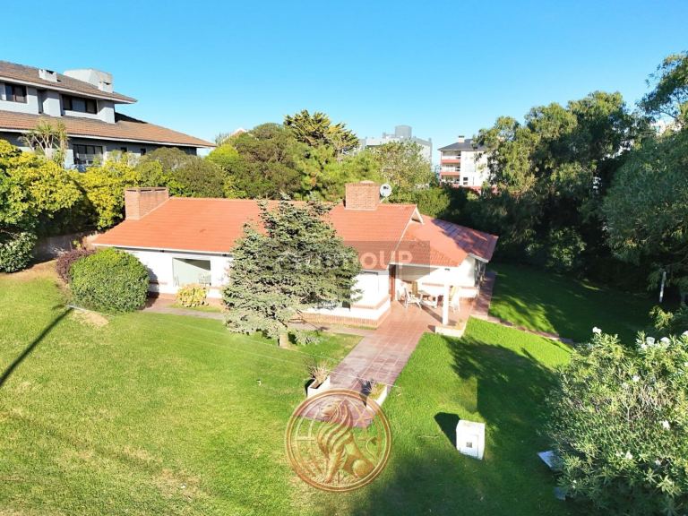 Casa en Venta en Pinamar, Buenos Aires Costa Atlantica