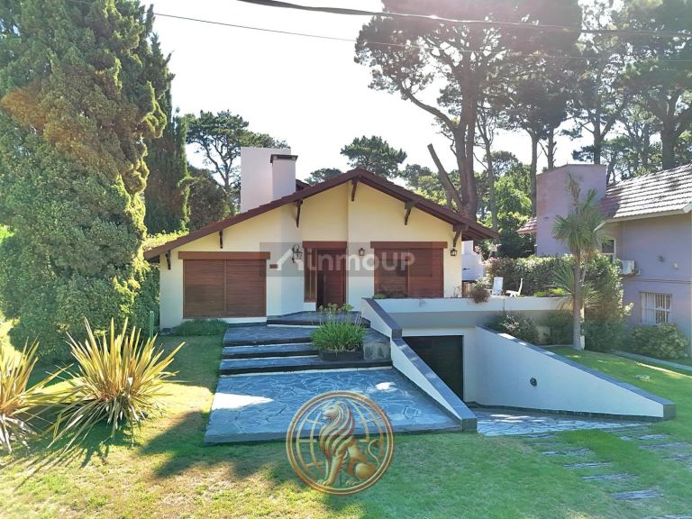 Casa en Venta en Pinamar, Buenos Aires Costa Atlantica