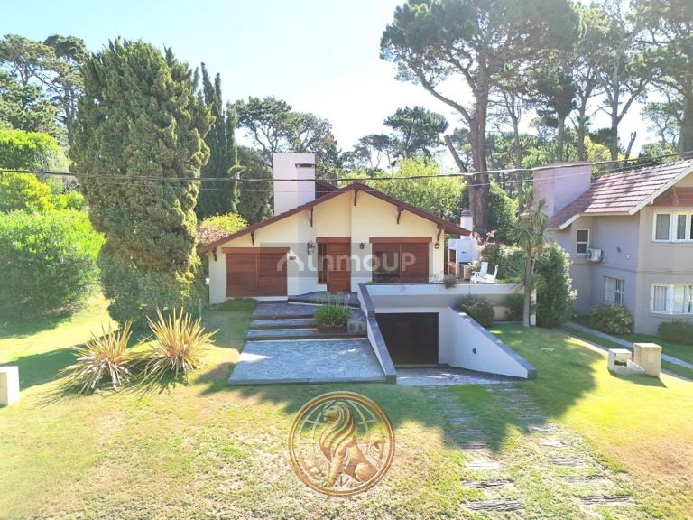 Casa en Venta en Pinamar, Buenos Aires Costa Atlantica
