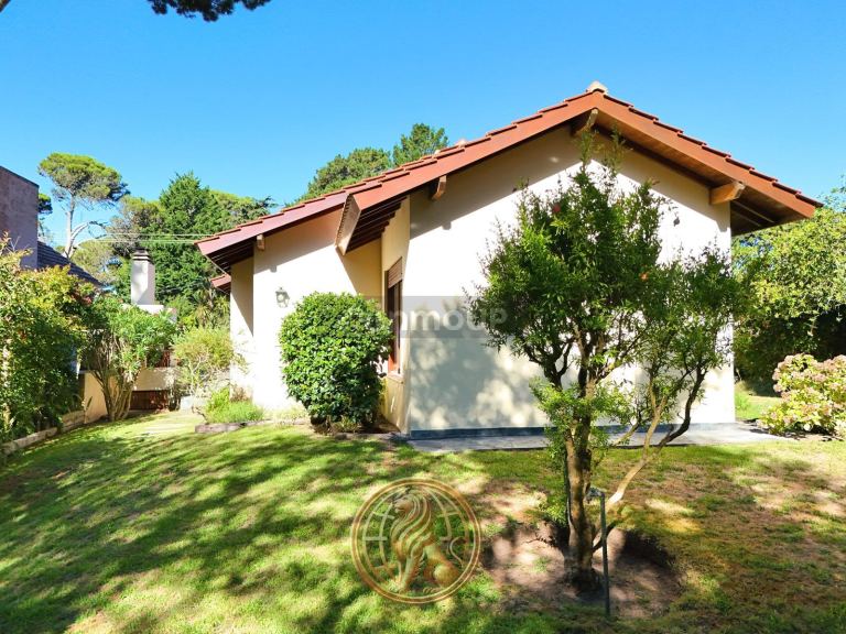Casa en Venta en Pinamar, Buenos Aires Costa Atlantica