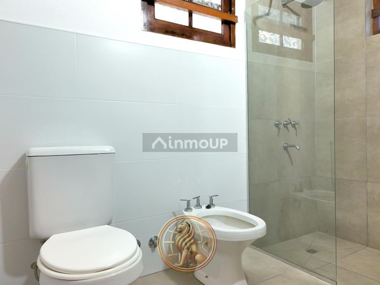 Casa en Venta en Pinamar, Buenos Aires Costa Atlantica