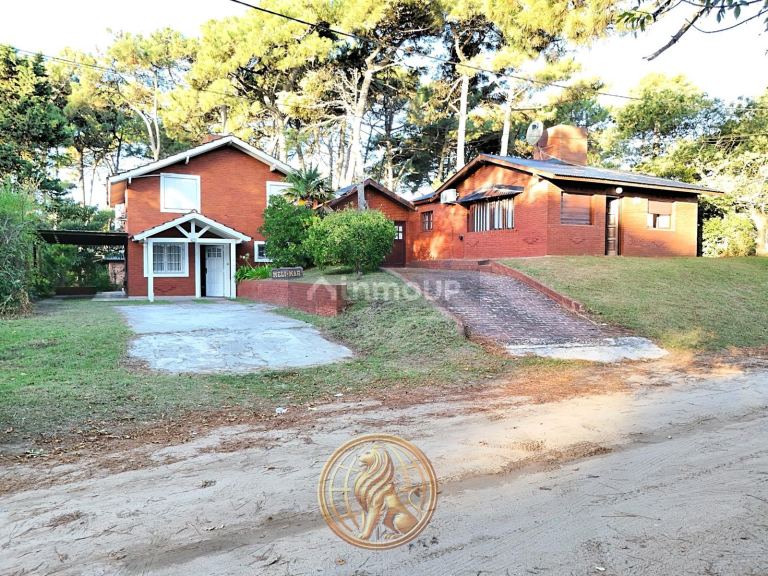 Casa en Venta en Pinamar, Buenos Aires Costa Atlantica