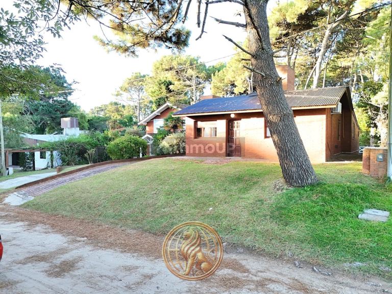 Casa en Venta en Pinamar, Buenos Aires Costa Atlantica