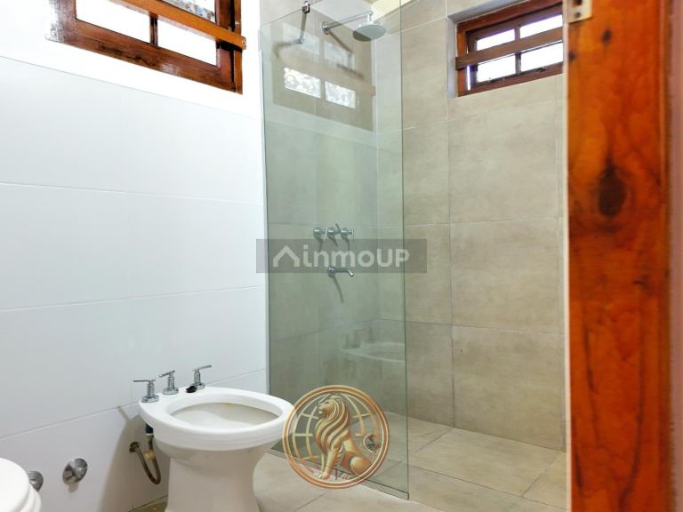 Casa en Venta en Pinamar, Buenos Aires Costa Atlantica