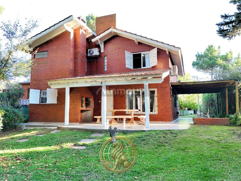 Casa en Venta en Pinamar, Buenos Aires Costa Atlantica
