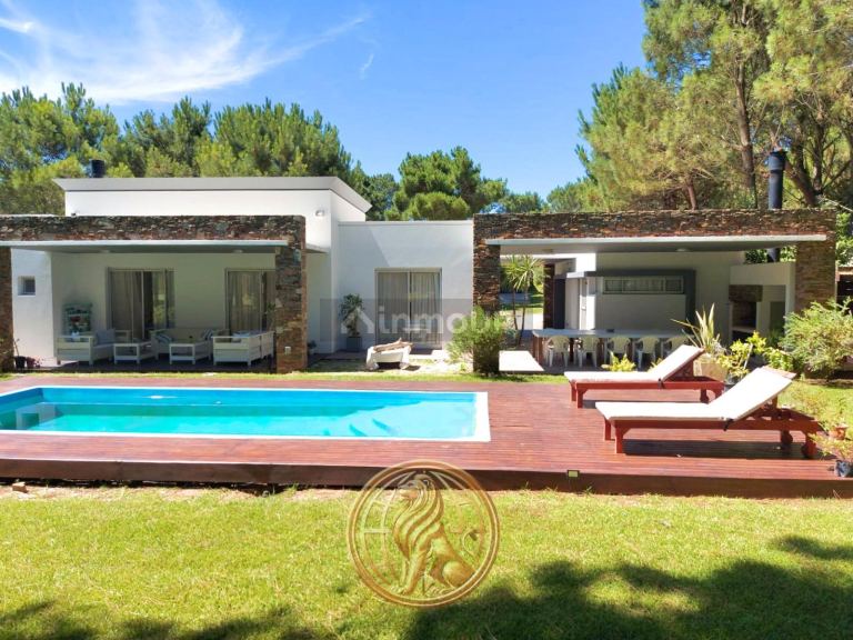 Casa en Venta en Pinamar, Buenos Aires Costa Atlantica