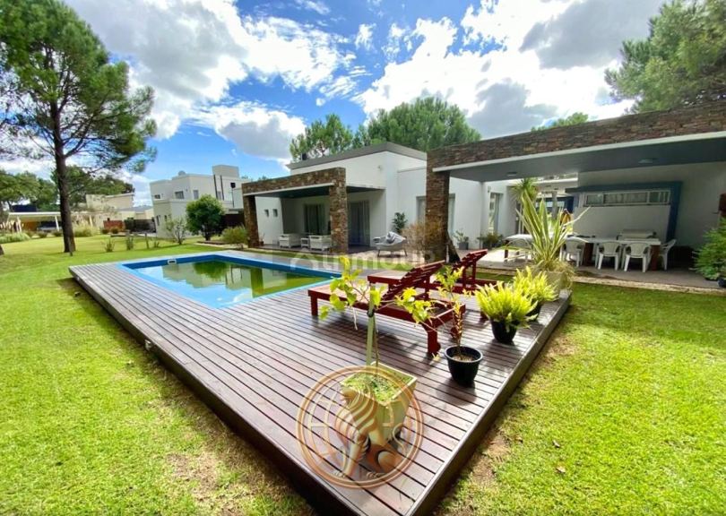 Casa en Venta en Pinamar, Buenos Aires Costa Atlantica