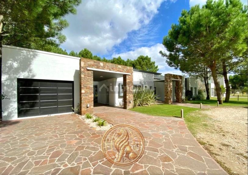 Casa en Venta en Pinamar, Buenos Aires Costa Atlantica