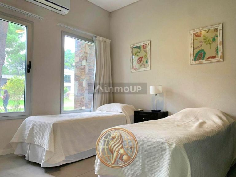 Casa en Venta en Pinamar, Buenos Aires Costa Atlantica