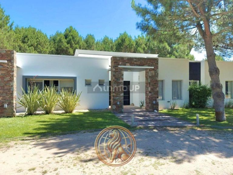Casa en Venta en Pinamar, Buenos Aires Costa Atlantica