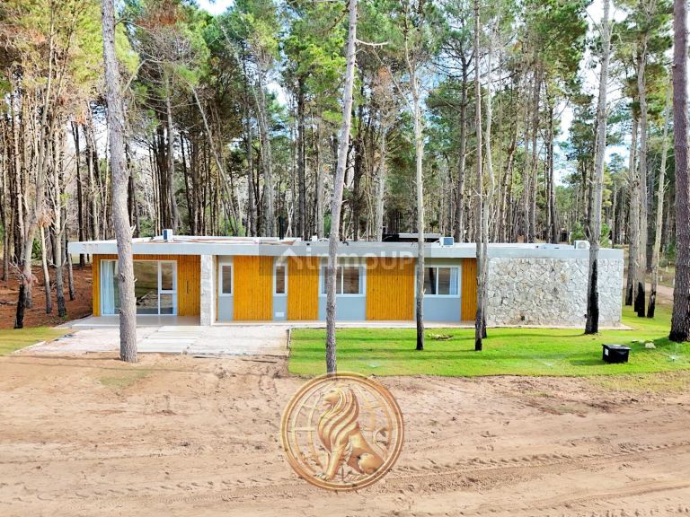 Casa en Venta en Pinamar, Buenos Aires Costa Atlantica