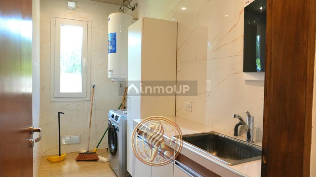 Casa en Venta en Pinamar, Buenos Aires Costa Atlantica