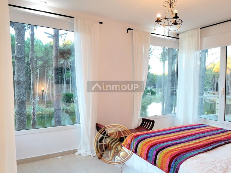 Casa en Venta en Pinamar, Buenos Aires Costa Atlantica