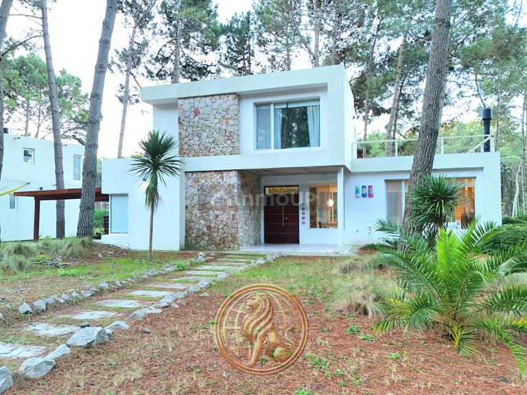 Casa en Venta en Pinamar, Buenos Aires Costa Atlantica