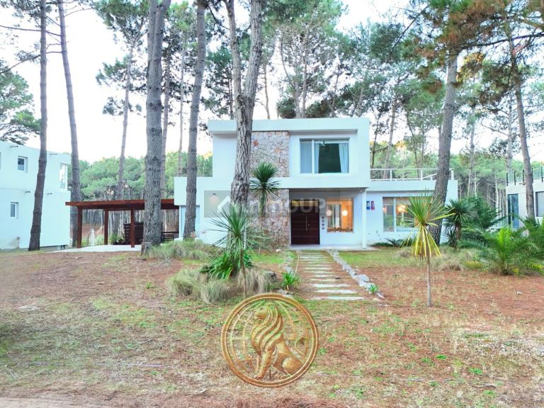 Casa en Venta en Pinamar, Buenos Aires Costa Atlantica