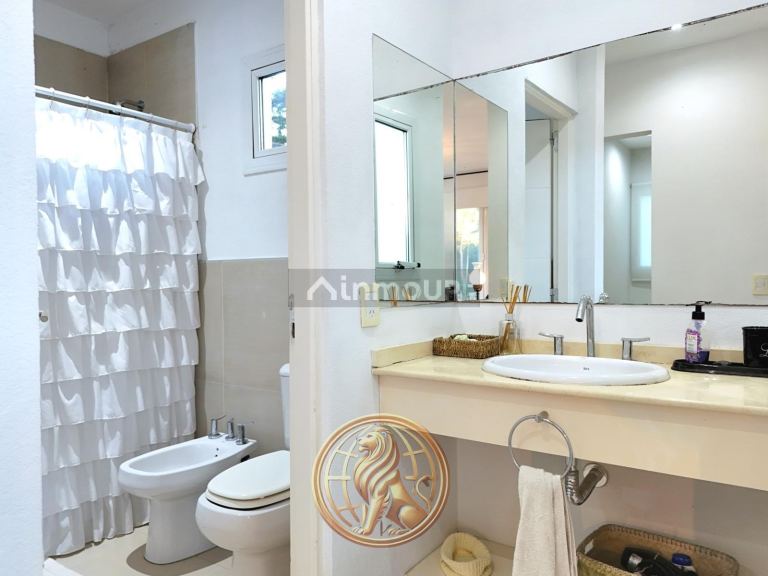 Casa en Venta en Pinamar, Buenos Aires Costa Atlantica