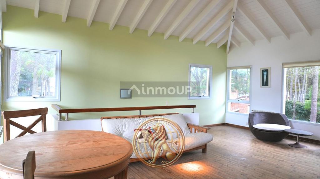 Casa en Venta en Pinamar, Buenos Aires Costa Atlantica