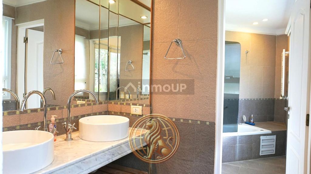 Casa en Venta en Pinamar, Buenos Aires Costa Atlantica