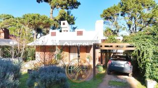Pinamar De los Tritones al 900
