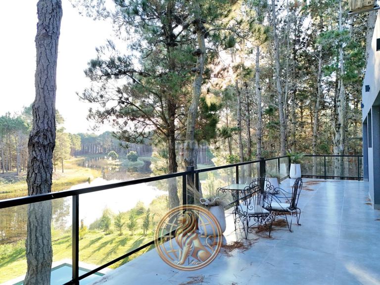 Casa en Venta en Pinamar, Buenos Aires Costa Atlantica