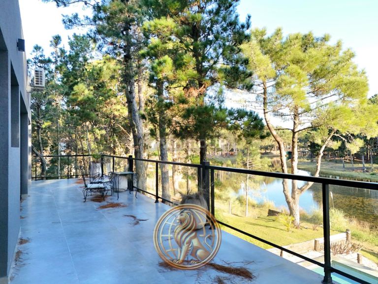 Casa en Venta en Pinamar, Buenos Aires Costa Atlantica