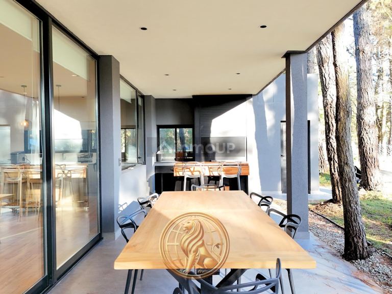 Casa en Venta en Pinamar, Buenos Aires Costa Atlantica