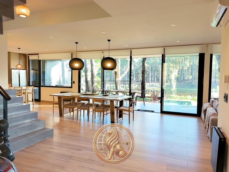 Casa en Venta en Pinamar, Buenos Aires Costa Atlantica