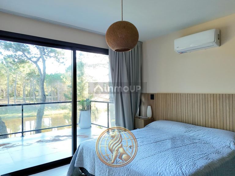 Casa en Venta en Pinamar, Buenos Aires Costa Atlantica