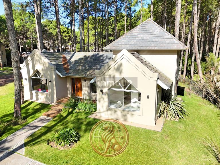 Casa en Venta en Pinamar, Buenos Aires Costa Atlantica