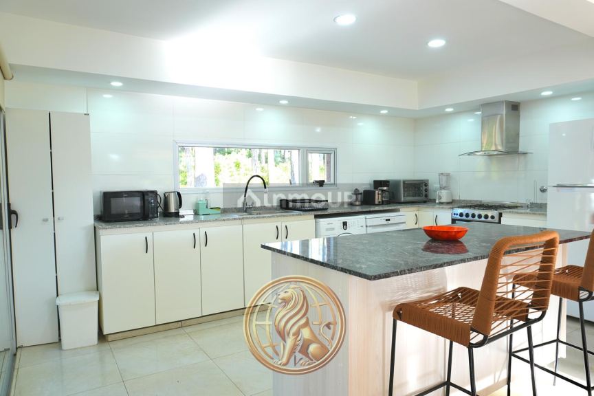 Casa en Venta en Pinamar, Buenos Aires Costa Atlantica