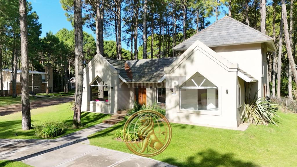 Casa en Venta en Pinamar, Buenos Aires Costa Atlantica