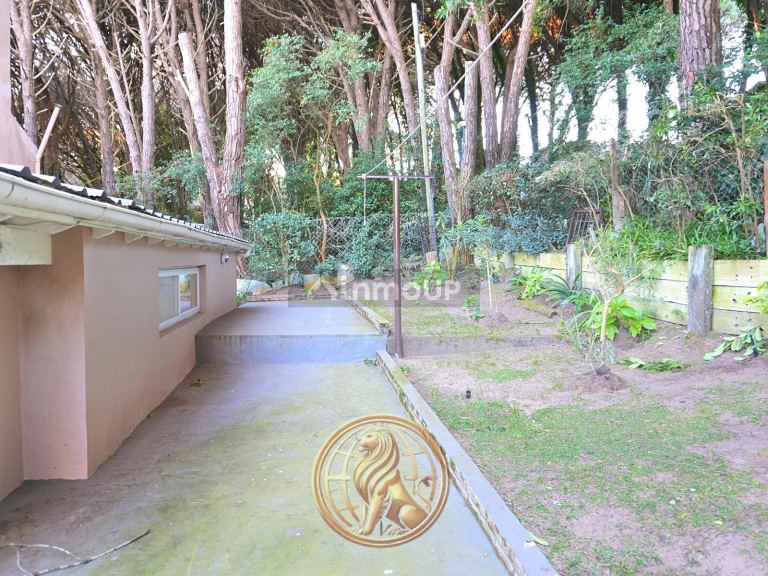 Casa en Venta en Pinamar, Buenos Aires Costa Atlantica