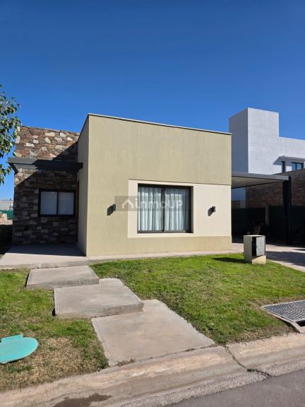 Casa en Venta en Guaymallen, Mendoza