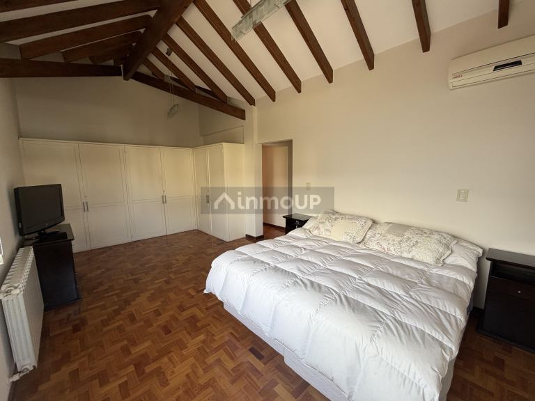 Casa en Alquiler en Capital, Mendoza - USD 1.800 | Inmoup - 24