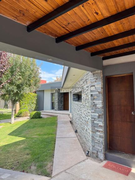 Casa en Venta en Guaymallen, Mendoza