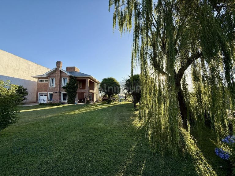 Casa en Venta en Pehuajo, Buenos Aires Interior